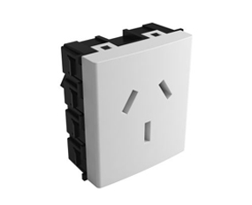 TOMACORRIENTE BIPOLAR CON TOMA DE TIERRA 20A – 250V~ (OCUPA DOS MÒDULOS) BLANCO